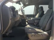 ✅ 2025 Chevrolet Silverado 2500HD Custom • VIN: 2GC4KME74S1148409 • Lot: 69282705. Wystawiony na Copart z przebiegiem 7 666 mil. Bezpłatny archiwum sprzedaży aukcyjnych z USA i szczegółowy raport historii pojazdu na DreamBid. Zdjęcie 7.