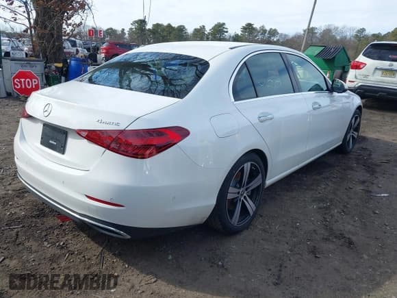 ✅ 2025 Mercedes-Benz C 300 • VIN: W1KAF4HB1SR250139 • Лот: 41627106. Опубликован ранее на IAAI с пробегом 1 178 миль. Бесплатный доступ к архиву аукционных продаж из США и подробный отчёт об истории автомобиля на DreamBid. Изображение 4.