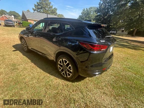 ✅ 2025 Chevrolet Blazer RS • VIN: 3GNKBERS7SS120594 • Lot: 85699075. Listed on Copart with 1,467 mi. Free auction sales archive from the USA and detailed vehicle history report at DreamBid. Image 3.