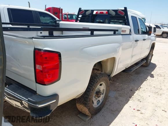 ✅ 2018 Chevrolet Silverado 2500HD Work Truck • VIN: 1GC2CUEG7JZ259899 • Lot: 42549205. Wystawiony na IAAI z przebiegiem 330 512 mil. Bezpłatny archiwum sprzedaży aukcyjnych z USA i szczegółowy raport historii pojazdu na DreamBid. Zdjęcie 4.