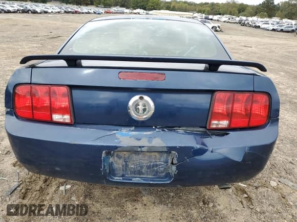 ✅ 2006 Ford Mustang Standard • VIN: 1ZVFT80N965101476 • Lot: 82708485. Wystawiony na Copart z przebiegiem 222 592 mil. Bezpłatny archiwum sprzedaży aukcyjnych z USA i szczegółowy raport historii pojazdu na DreamBid. Zdjęcie 6.