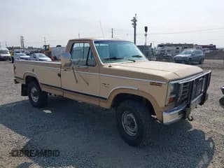 ✅ 1984 Ford F-250 • VIN: 1FTHF2619EPB45985 • Lot: 43125055. Listed on IAAI with 36,951 mi. Free auction sales archive from the USA and detailed vehicle history report at DreamBid. Image 1.