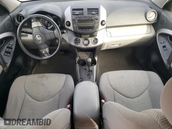 ✅ 2007 Toyota RAV4 Limited • VIN: JTMBD31V675078935 • Лот: 92951525. Опубликован ранее на Copart с пробегом Не указан. Бесплатный доступ к архиву аукционных продаж из США и подробный отчёт об истории автомобиля на DreamBid. Изображение 8.