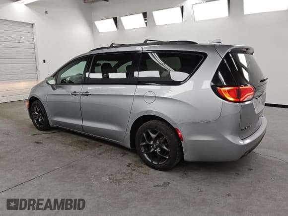 ✅ 2018 Chrysler Pacifica Touring L Plus • VIN: 2C4RC1EG9JR332696 • Lot: 86715385. Listed on Copart with 96,643 mi. Free auction sales archive from the USA and detailed vehicle history report at DreamBid. Image 2.