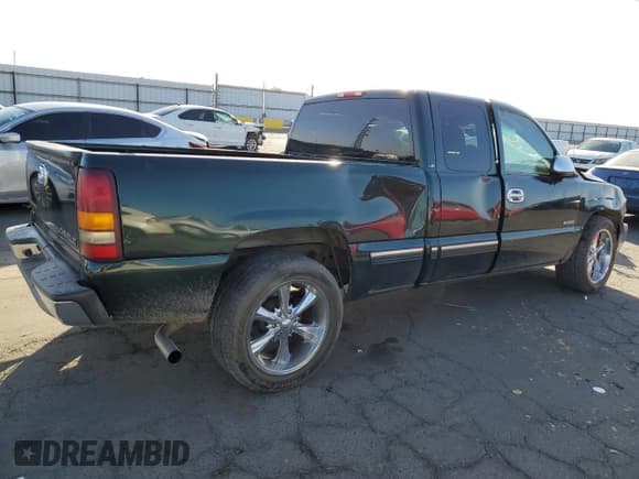 ✅ 2002 Chevrolet Silverado 1500 LS • VIN: 2GCEC19VX21348560 • Лот: 79670294. Опубликован ранее на Copart с пробегом 195 785 миль. Бесплатный доступ к архиву аукционных продаж из США и подробный отчёт об истории автомобиля на DreamBid. Изображение 3.