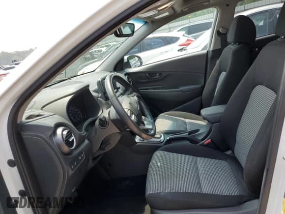 ✅ 2020 Hyundai Kona SEL Plus • VIN: KM8K62AA5LU516955 • Лот: 60040863. Опубликован ранее на Copart с пробегом 25 618 миль. Бесплатный доступ к архиву аукционных продаж из США и подробный отчёт об истории автомобиля на DreamBid. Изображение 7.