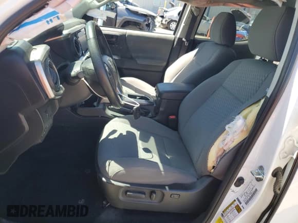 ✅ 2023 Toyota Tacoma SR5 • VIN: 3TMBZ5DN9PM039677 • Lot: 71662705. Wystawiony na Copart z przebiegiem 87 752 mil. Bezpłatny archiwum sprzedaży aukcyjnych z USA i szczegółowy raport historii pojazdu na DreamBid. Zdjęcie 7.