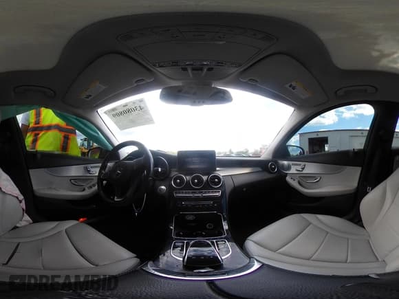 ✅ 2016 Mercedes-Benz C 300 • VIN: 55SWF4KB2GU110802 • Лот: 43080809. Опубликован ранее на IAAI с пробегом 128 584 миль. Бесплатный доступ к архиву аукционных продаж из США и подробный отчёт об истории автомобиля на DreamBid. Изображение 18.