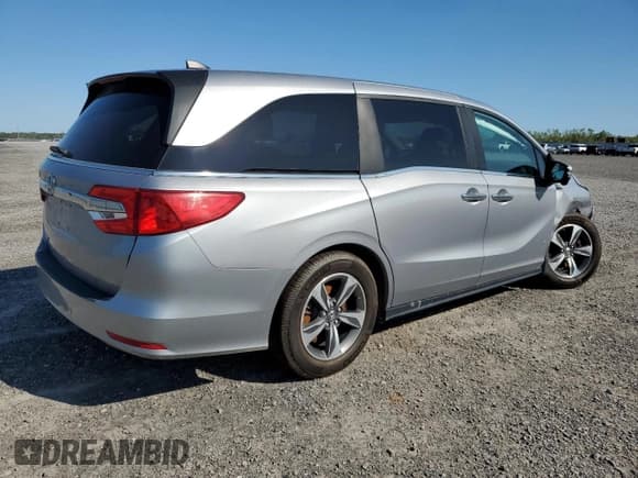 ✅ 2018 Honda Odyssey • VIN: 5FNRL6H42JB511561 • Лот: 69076135. Опубликован ранее на Copart с пробегом 139 253 миль. Бесплатный доступ к архиву аукционных продаж из США и подробный отчёт об истории автомобиля на DreamBid. Изображение 3.