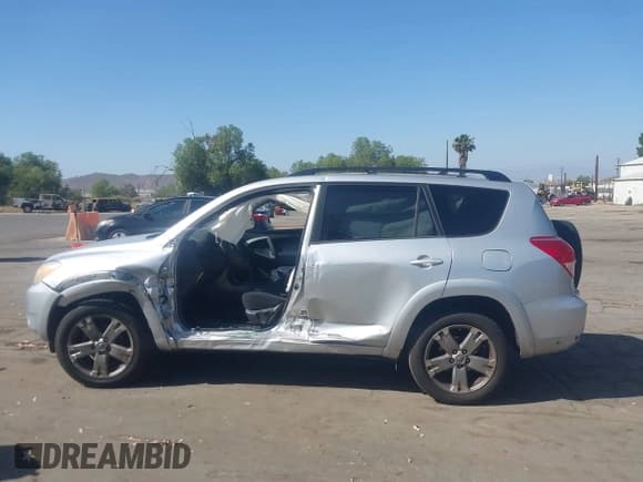 ✅ 2008 Toyota RAV4 Sport • VIN: JTMZK32V086013805 • Lot: 42530294. Listed on IAAI with 246,999 mi. Free auction sales archive from the USA and detailed vehicle history report at DreamBid. Image 13.