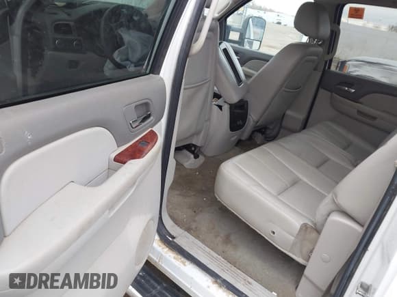 ✅ 2011 Chevrolet Silverado 2500HD LTZ • VIN: 1GC1KYC85BF127809 • Lot: 41846872. Listed on IAAI with 247,513 mi. Free auction sales archive from the USA and detailed vehicle history report at DreamBid. Image 8.