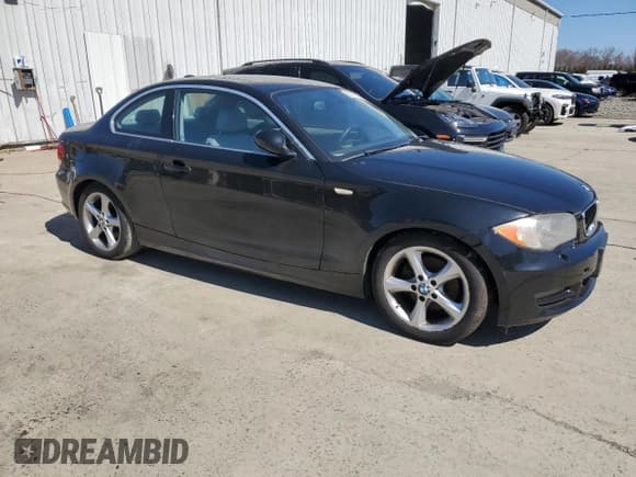 ✅ 2009 BMW 1 Series 128i • VIN: WBAUP93519VF48985 • Лот: 50715925. Опубликован ранее на Copart с пробегом 105 590 миль. Бесплатный доступ к архиву аукционных продаж из США и подробный отчёт об истории автомобиля на DreamBid. Изображение 4.