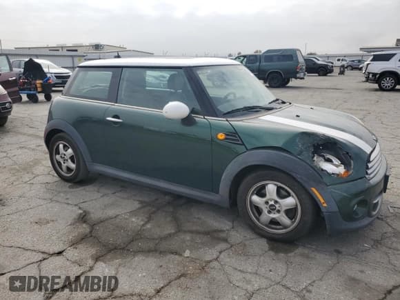 ✅ 2011 MINI Hardtop • VIN: WMWSU3C58BT093192 • Lot: 84212825. Wystawiony na Copart z przebiegiem Nie podano. Bezpłatny archiwum sprzedaży aukcyjnych z USA i szczegółowy raport historii pojazdu na DreamBid. Zdjęcie 4.