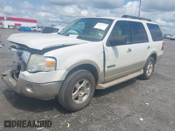 ✅ 2008 Ford Expedition Eddie Bauer • VIN: 1FMFU17558LA22846 • Lot: 42567315. Listed on IAAI with 218,786 mi. Free auction sales archive from the USA and detailed vehicle history report at DreamBid. Image 2.