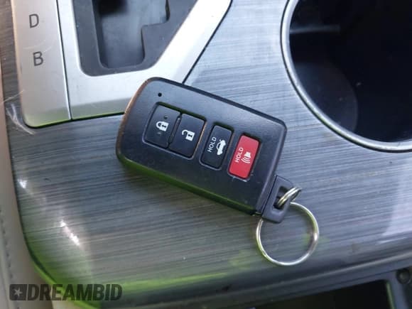 ✅ 2013 Toyota Camry XLE • VIN: 4T1BD1FK1DU086151 • Lot: 43631050. Listed on IAAI with 136,844 mi. Free auction sales archive from the USA and detailed vehicle history report at DreamBid. Image 11.