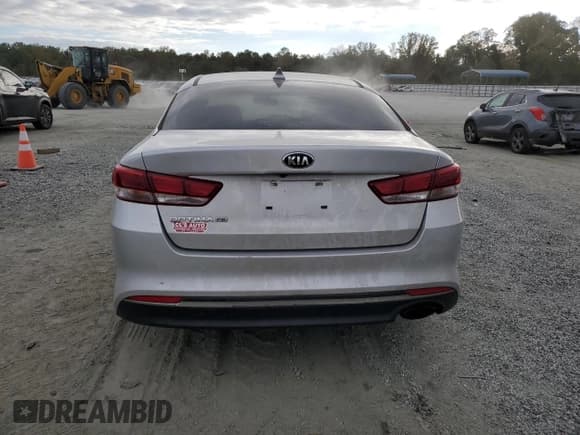 ✅ 2017 Kia Optima LX • VIN: KNAGT4L3XH5146646 • Lot: 82322095. Wystawiony na Copart z przebiegiem 156 812 mil. Bezpłatny archiwum sprzedaży aukcyjnych z USA i szczegółowy raport historii pojazdu na DreamBid. Zdjęcie 6.