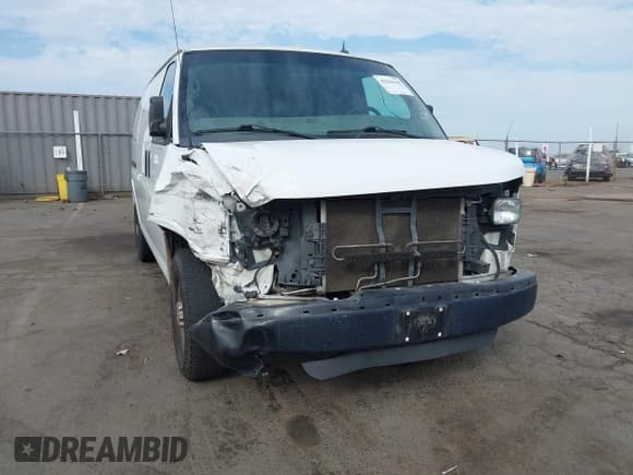 ✅ 2014 Chevrolet Express Cargo • VIN: 1GCWGFCA8E1165454 • Lot: 43226160. Wystawiony na IAAI z przebiegiem 222 902 mil. Bezpłatny archiwum sprzedaży aukcyjnych z USA i szczegółowy raport historii pojazdu na DreamBid. Zdjęcie 6.