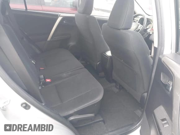 ✅ 2015 Toyota RAV4 XLE • VIN: JTMRFREV7FD100595 • Lot: 43464819. Wystawiony na IAAI z przebiegiem 177 101 mil. Bezpłatny archiwum sprzedaży aukcyjnych z USA i szczegółowy raport historii pojazdu na DreamBid. Zdjęcie 8.