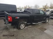 ✅ 2007 Chevrolet Silverado 2500HD 2LT • VIN: 1GCHK23647F512389 • Lot: 86171205. Wystawiony na Copart z przebiegiem 139 557 mil. Bezpłatny archiwum sprzedaży aukcyjnych z USA i szczegółowy raport historii pojazdu na DreamBid. Zdjęcie 3.