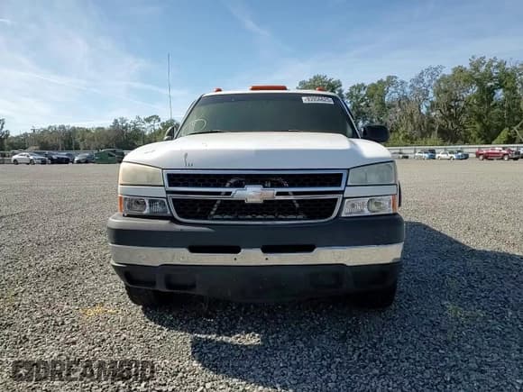 ✅ 2006 Chevrolet Silverado 2500HD Work Truck • VIN: 1GCHC29U46E280481 • Лот: 93956625. Опубликован ранее на Copart с пробегом Не указан. Бесплатный доступ к архиву аукционных продаж из США и подробный отчёт об истории автомобиля на DreamBid. Изображение 13.