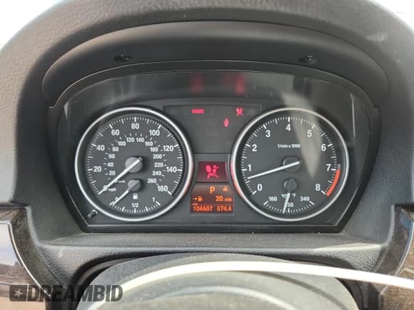 ✅ 2011 BMW 3 Series 328i xDrive • VIN: WBAKF5C52BE655825 • Lot: 80733355. Listed on Copart with 104,607 mi. Free auction sales archive from the USA and detailed vehicle history report at DreamBid. Image 9.