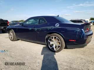 2015 Dodge Challenger SXT Plus z VIN 2C3CDZBG9FH717618, wystawiony jako Copart lot #90571175 z przebiegiem 55 663 mil mil oraz Szkoda całkowita • Salvage title. Historia ofert i sprzedaży dostępna na DreamBid. Obrazek 2.