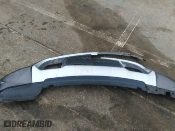 ✅ 2018 Jeep Grand Cherokee Limited • VIN: 1C4RJEBG6JC277652 • Lot: 41940990. Listed on IAAI with 134,013 mi. Free auction sales archive from the USA and detailed vehicle history report at DreamBid. Image 12.