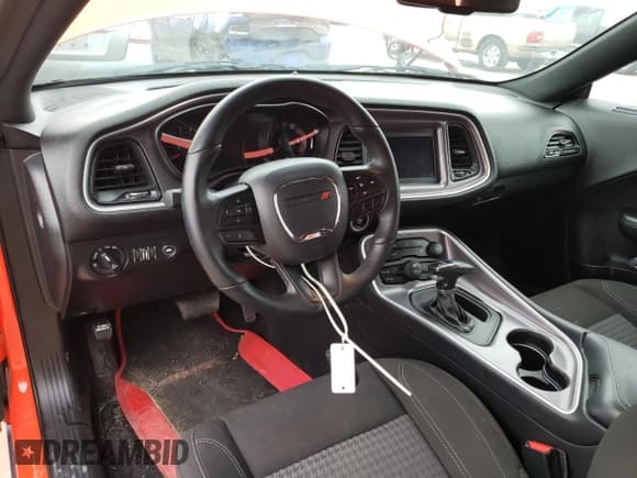 ✅ 2021 Dodge Challenger SXT • VIN: 2C3CDZAG2MH552672 • Lot: 37277363. Wystawiony na Copart z przebiegiem 10 669 mil. Bezpłatny archiwum sprzedaży aukcyjnych z USA i szczegółowy raport historii pojazdu na DreamBid. Zdjęcie 8.