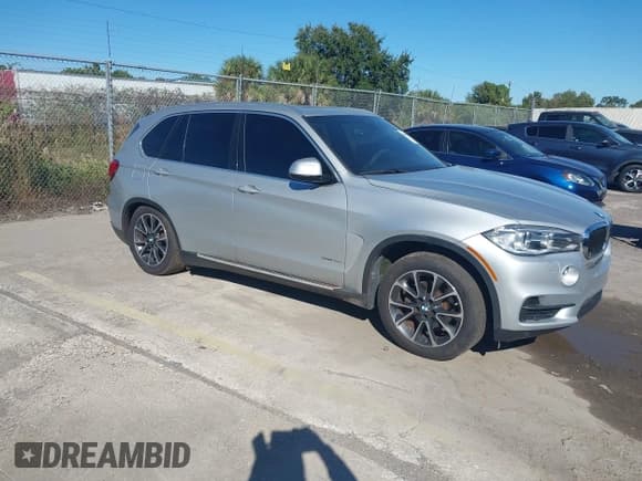 ✅ 2017 BMW X5 sDrive35i • VIN: 5UXKR2C37H0W43889 • Лот: 43688922. Опубликован ранее на IAAI с пробегом 124 578 миль. Бесплатный доступ к архиву аукционных продаж из США и подробный отчёт об истории автомобиля на DreamBid. Изображение 1.