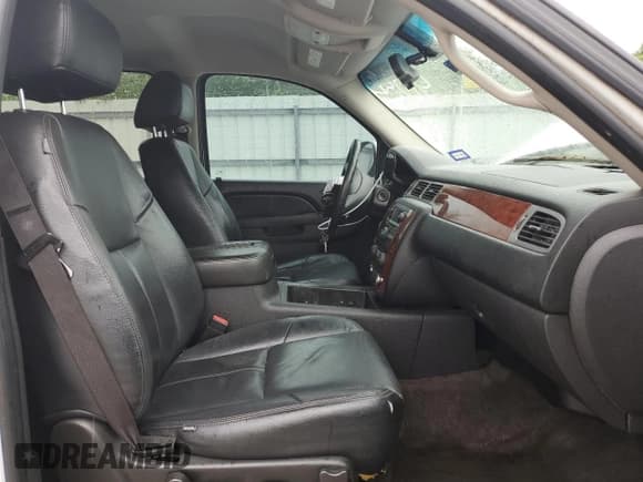 ✅ 2011 Chevrolet Suburban LS • VIN: 1GNSCHE07BR179084 • Lot: 55298314. Listed on Copart with 187,631 mi. Free auction sales archive from the USA and detailed vehicle history report at DreamBid. Image 7.