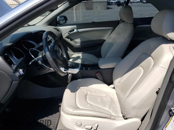 ✅ 2011 Audi A5 Premium Plus • VIN: WAUJFAFH2BN002714 • Lot: 59365435. Wystawiony na Copart z przebiegiem 132 462 mil. Bezpłatny archiwum sprzedaży aukcyjnych z USA i szczegółowy raport historii pojazdu na DreamBid. Zdjęcie 7.