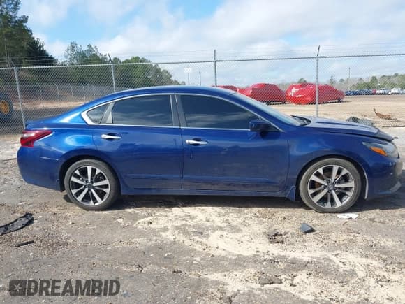 ✅ 2017 Nissan Altima SV • VIN: 1N4AL3AP8HC486582 • Lot: 41480502. Listed on IAAI with 142,235 mi. Free auction sales archive from the USA and detailed vehicle history report at DreamBid. Image 13.