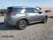 ✅ 2024 Nissan Pathfinder S • VIN: 5N1DR3AC7RC250067 • Lot: 71439865. Wystawiony na Copart z przebiegiem 21 032 mil. Bezpłatny archiwum sprzedaży aukcyjnych z USA i szczegółowy raport historii pojazdu na DreamBid. Zdjęcie 3.