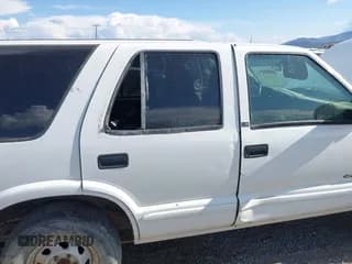 ✅ 2002 Chevrolet Blazer LS • VIN: 1GNDT13W72K122979 • Lot: 43213113. Wystawiony na IAAI z przebiegiem Nie podano. Bezpłatny archiwum sprzedaży aukcyjnych z USA i szczegółowy raport historii pojazdu na DreamBid. Zdjęcie 6.