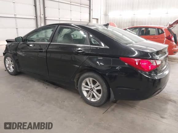 2011 Hyundai Sonata GLS z VIN 5NPEB4AC6BH130824, wystawiony jako IAAI lot #43287619 z przebiegiem 145 649 mil mil oraz . Historia ofert i sprzedaży dostępna na DreamBid. Obrazek 3.