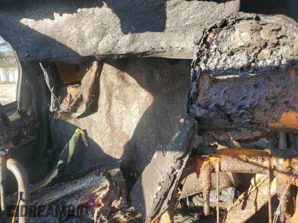 2009 Mercury Mariner с VIN 4M2CU81G09KJ14863, выставлен на аукционе Copart как лот 88419595 с пробегом Не указан миль и Списание • Salvage title. История ставок и продаж доступна на DreamBid. Изображение 10.