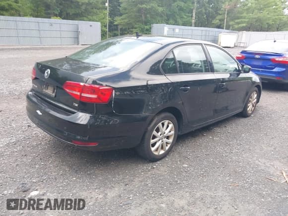 ✅ 2015 Volkswagen Jetta SE • VIN: 3VWD17AJ0FM230753 • Lot: 42680472. Listed on IAAI with 144,734 mi. Free auction sales archive from the USA and detailed vehicle history report at DreamBid. Image 4.