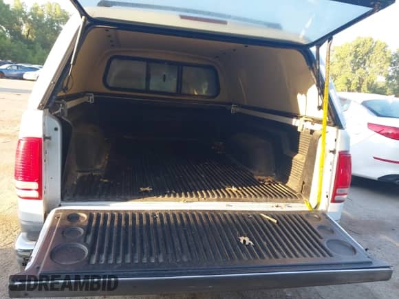 1997 Dodge Dakota with VIN 1B7GL23YXVS250828, listed as a IAAI auction lot 42728787 with 201,587 mi miles and . Bid and sale history available at DreamBid. Image 12.