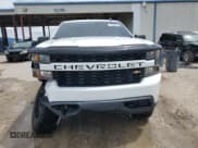 ✅ 2019 Chevrolet Silverado 1500 Custom • VIN: 3GCPWBEH0KG142175 • Лот: 71039744. Опубликован ранее на Copart с пробегом 82 675 миль. Бесплатный доступ к архиву аукционных продаж из США и подробный отчёт об истории автомобиля на DreamBid. Изображение 5.