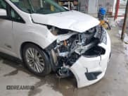 ✅ 2017 Ford C-Max SE • VIN: 1FADP5EU2HL106844 • Lot: 42064122. Wystawiony na IAAI z przebiegiem 86 850 mil. Bezpłatny archiwum sprzedaży aukcyjnych z USA i szczegółowy raport historii pojazdu na DreamBid. Zdjęcie 6.