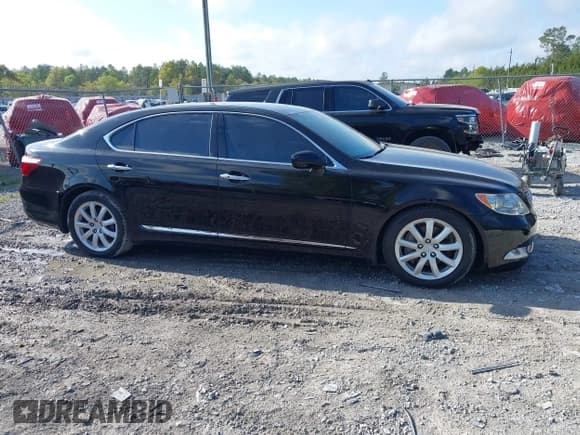 ✅ 2007 Lexus LS 460 L • VIN: JTHGL46F875002423 • Lot: 41936798. Listed on IAAI with 116,336 mi. Free auction sales archive from the USA and detailed vehicle history report at DreamBid. Image 13.