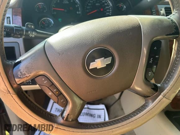 ✅ 2013 Chevrolet Suburban LT • VIN: 1GNSCJE02DR143930 • Lot: 86322005. Listed on Copart with 227,421 mi. Free auction sales archive from the USA and detailed vehicle history report at DreamBid. Image 13.