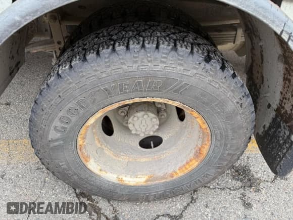 ✅ 2019 Ford Econoline Commercial • VIN: 1FDXE4FS9KDC57732 • Lot: 56853725. Wystawiony na Copart z przebiegiem 98 239 mil. Bezpłatny archiwum sprzedaży aukcyjnych z USA i szczegółowy raport historii pojazdu na DreamBid. Zdjęcie 6.