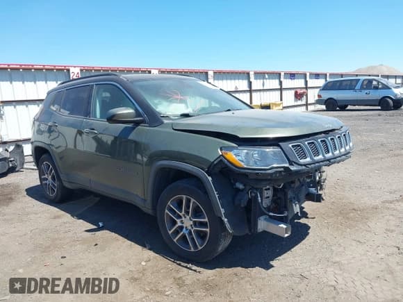 ✅ 2018 Jeep Compass Altitude • VIN: 3C4NJDBB2JT400557 • Лот: 42629821. Опубликован ранее на IAAI с пробегом 127 397 миль. Бесплатный доступ к архиву аукционных продаж из США и подробный отчёт об истории автомобиля на DreamBid. Изображение 1.