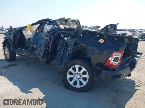 ✅ 2021 Ram 2500 Laramie • VIN: 3C6UR5FL8MG516119 • Lot: 43245395. Wystawiony na IAAI z przebiegiem Nie podano. Bezpłatny archiwum sprzedaży aukcyjnych z USA i szczegółowy raport historii pojazdu na DreamBid. Zdjęcie 3.