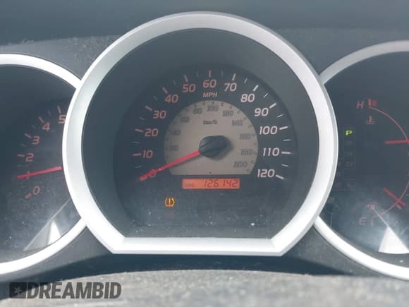 ✅ 2011 Toyota Tacoma • VIN: 5TFUU4EN8BX009220 • Lot: 43703304. Listed on IAAI with 126,142 mi. Free auction sales archive from the USA and detailed vehicle history report at DreamBid. Image 15.