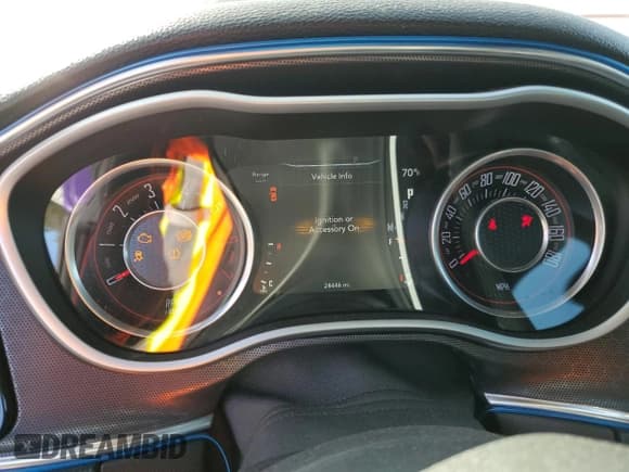 ✅ 2016 Dodge Challenger R/T Scat Pack • VIN: 2C3CDZFJ1GH201535 • Lot: 81951285. Wystawiony na Copart z przebiegiem 24 446 mil. Bezpłatny archiwum sprzedaży aukcyjnych z USA i szczegółowy raport historii pojazdu na DreamBid. Zdjęcie 9.