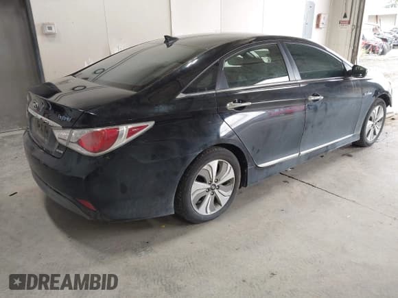✅ 2013 Hyundai Sonata • VIN: KMHEC4A41DA095864 • Lot: 43109253. Listed on IAAI with Not provided. Free auction sales archive from the USA and detailed vehicle history report at DreamBid. Image 4.