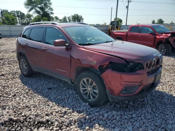✅ 2020 Jeep Cherokee Altitude • VIN: 1C4PJMLX3LD596813 • Lot: 62761945. Listed on Copart with 123,686 mi. Free auction sales archive from the USA and detailed vehicle history report at DreamBid. Image 4.
