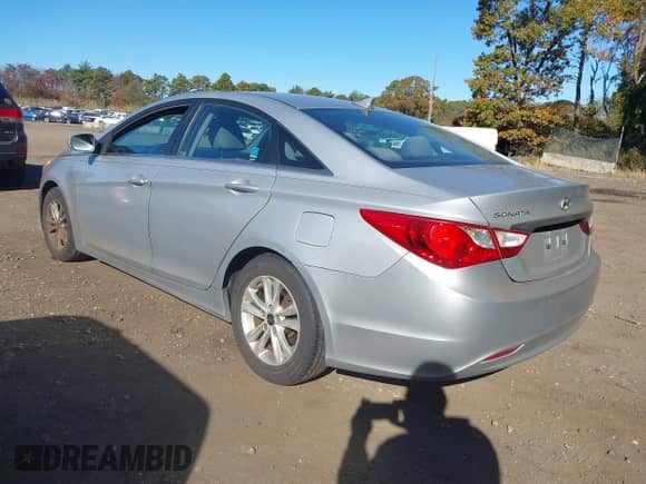 2013 Hyundai Sonata GLS with VIN 5NPEB4ACXDH725369, listed as a IAAI auction lot 43543708 with 142,680 mi miles and . Bid and sale history available at DreamBid. Image 3.
